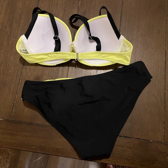 Bikini New - Picture 4 of 5